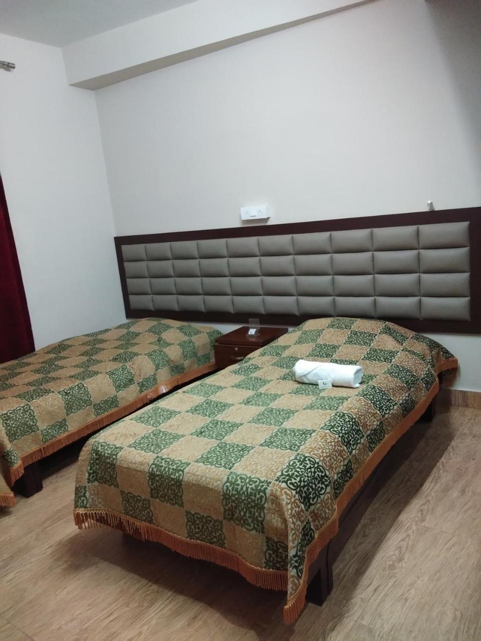 Hotel Pine Kohima Rum bild