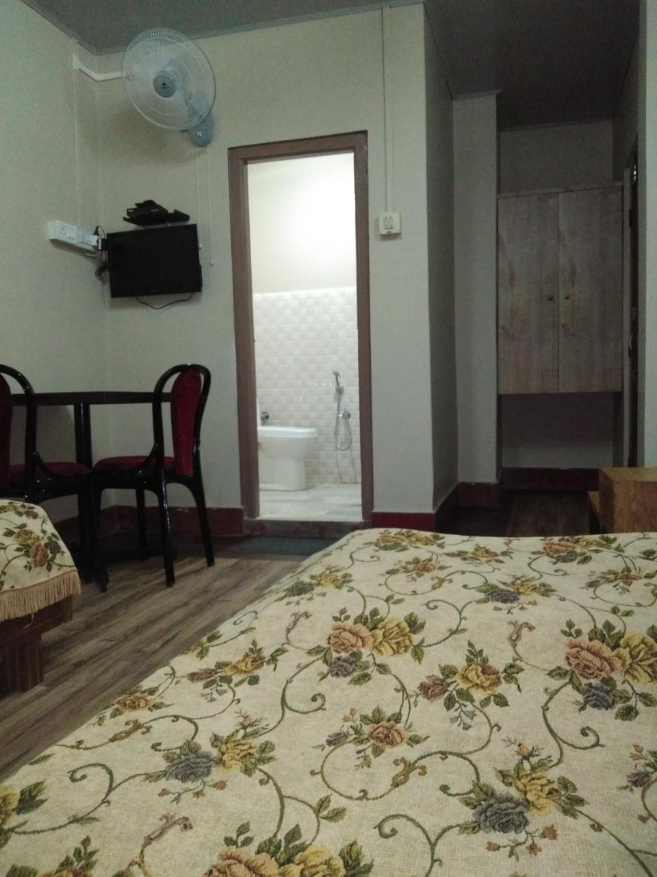 Hotel Pine Kohima Exteriör bild